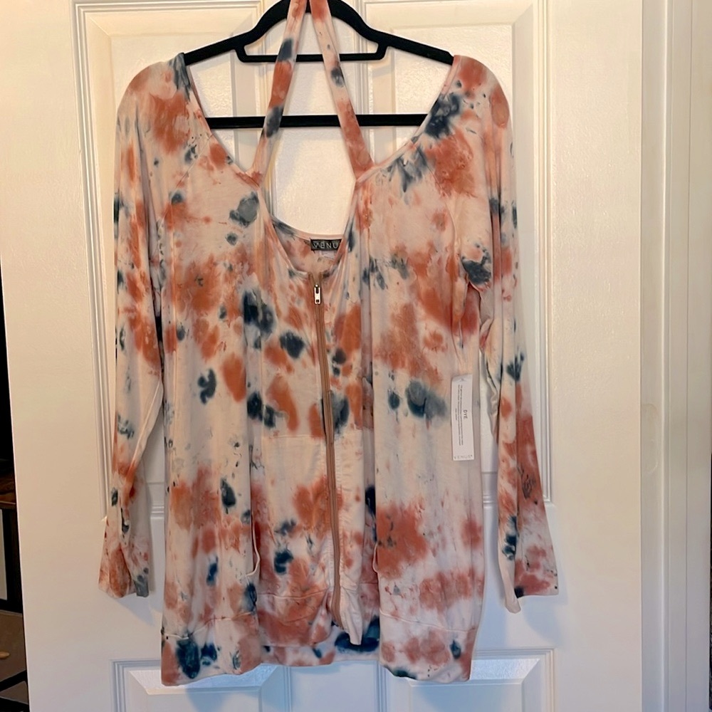 Venus ladies long sleeve lightweight zip up jacket. Size XL